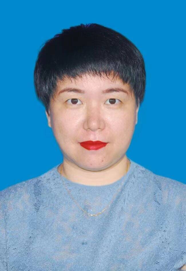薛翠霞.jpg