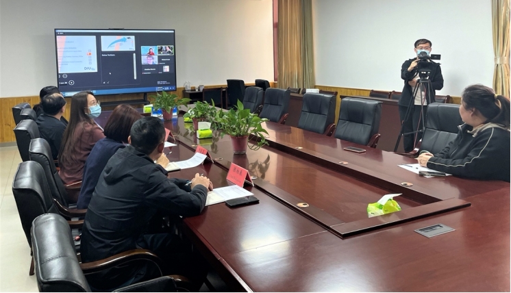 图3我校与德方线上会议.jpg